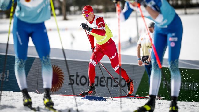 Александр Большунов (Россия) на тренировке перед соревнованиями чемпионата мира по лыжным гонкам.