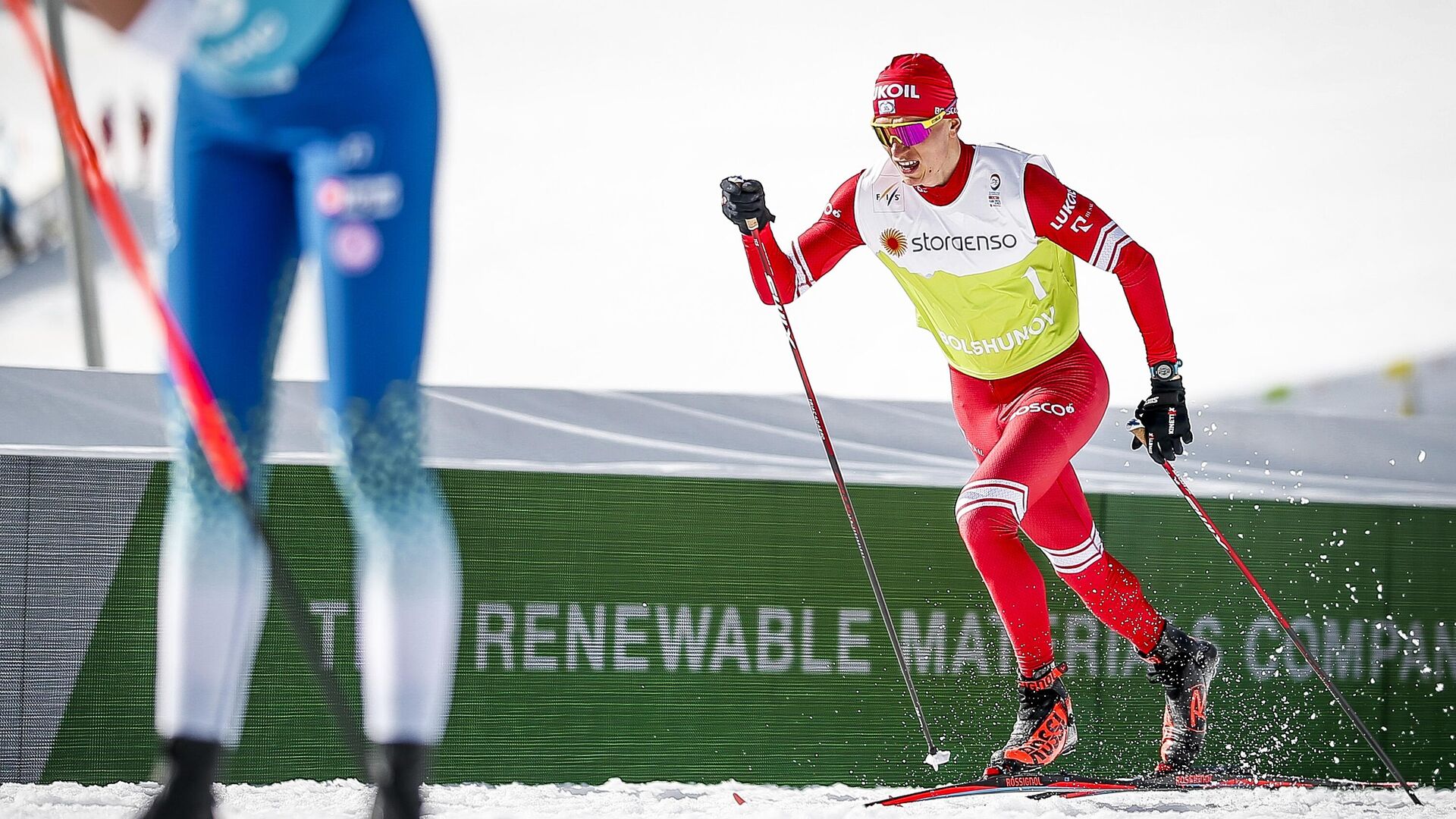 Александр Большунов (Россия) на тренировке перед соревнованиями чемпионата мира по лыжным гонкам. - РИА Новости, 1920, 27.02.2021