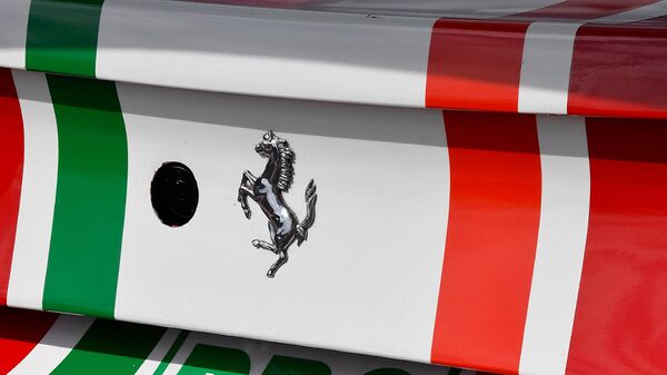 Логотип гоночной команды Феррари