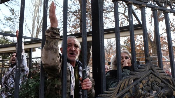 Противники политики премьер-министра Армении Никола Пашиняна на улице Еревана
