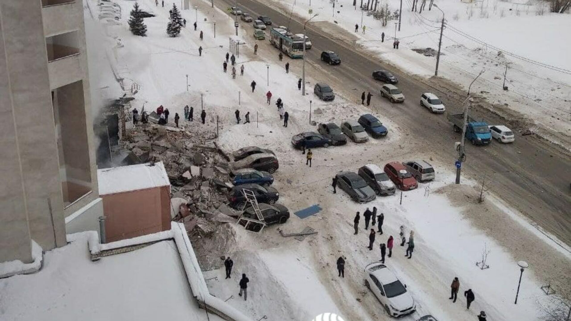 На месте взрыва в 9-этажном доме на Мещерском бульваре в Нижнем Новгороде - РИА Новости, 1920, 26.02.2021
