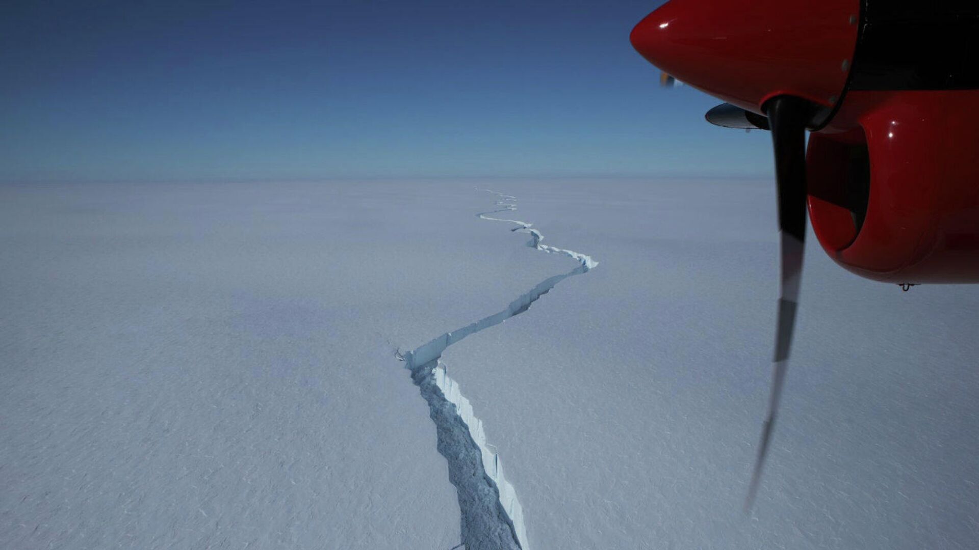Айсберг площадью 1 270 квадратных километров откололся от Антарктиды - РИА Новости, 1920, 08.04.2021