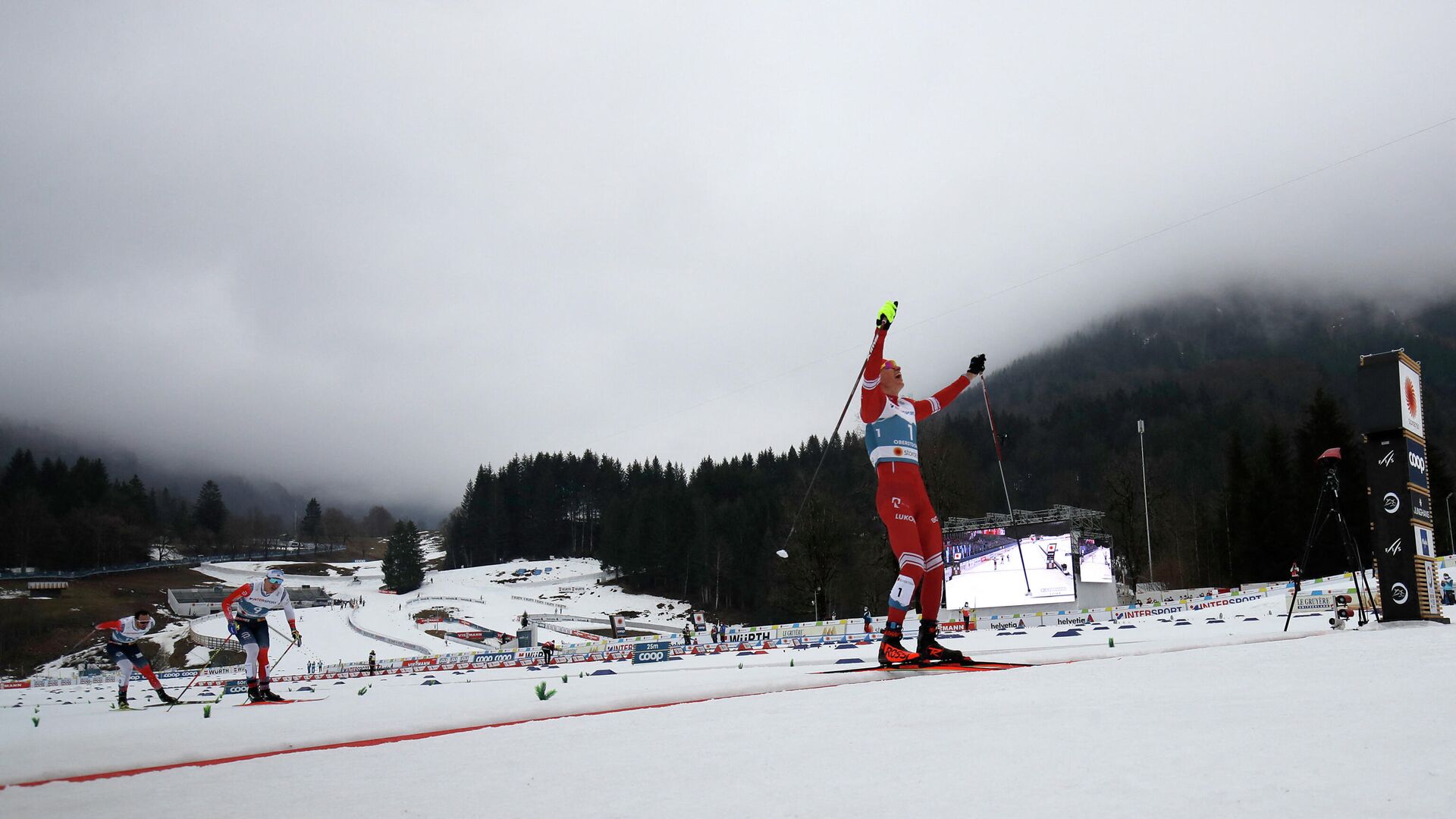 Российский лыжник Александр Большунов на финише скиатлона на чемпионате мира - РИА Новости, 1920, 27.02.2021