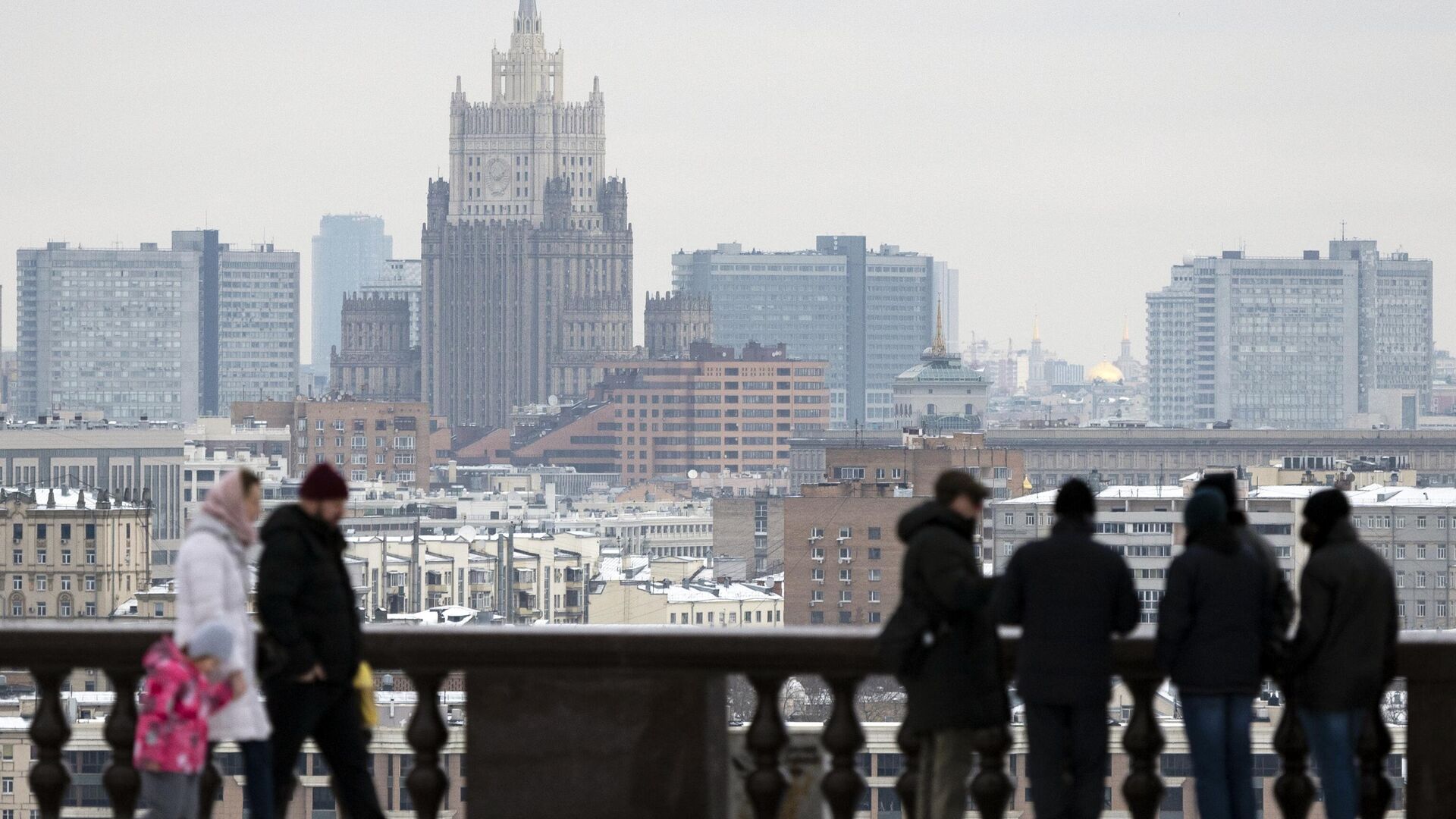 Вид на здание Министерства иностранных дел РФ на Смоленской-Сенной площади  - РИА Новости, 1920, 05.03.2021