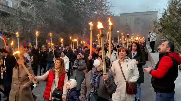 Кадры факельного шествия в центре Еревана