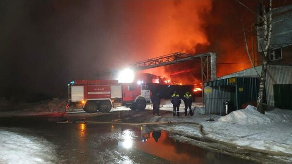 Пожар на складе готовой продукции на территории Внуковского завода огнеупорных изделий