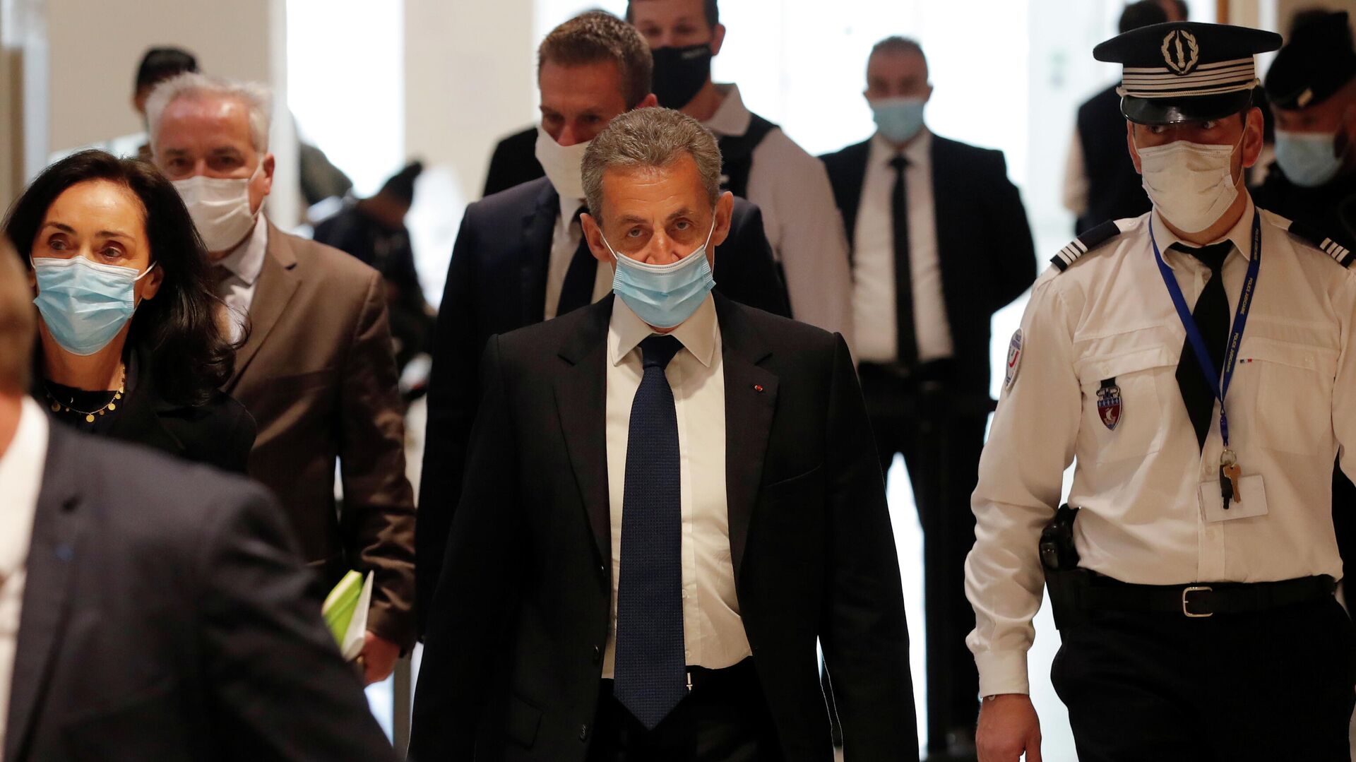Бывший президент Франции Николя Саркози в здании суда перед вынесением приговора - РИА Новости, 1920, 01.03.2021