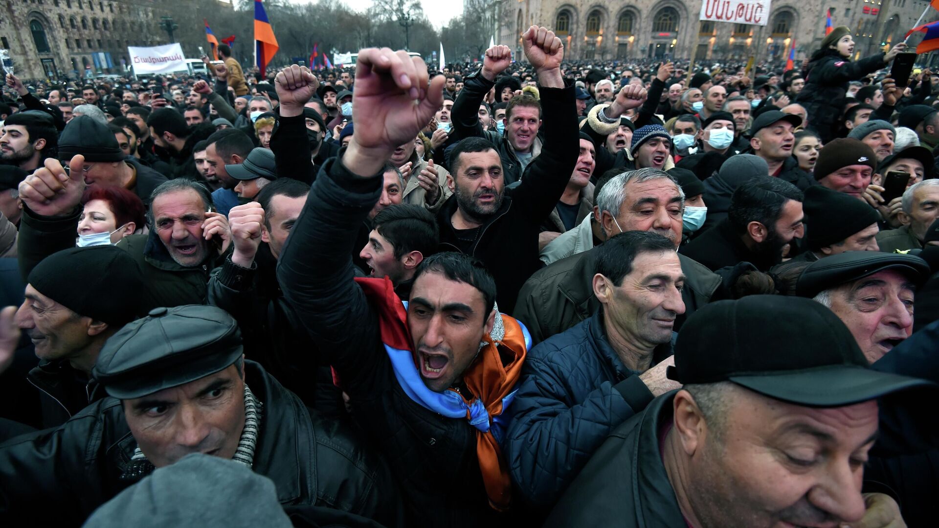 Участники акции сторонников премьер-министра Армении Н. Пашиняна в Ереване - РИА Новости, 1920, 02.03.2021