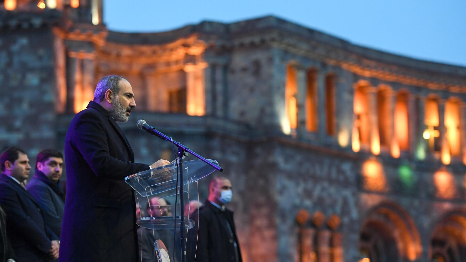 Премьер-министр Никол Пашинян выступает перед своими сторонниками в Ереване - РИА Новости, 1920, 21.06.2021
