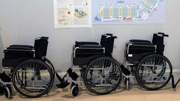 Инвалидные коляски во временном госпитале на ВДНХ