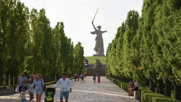 Главный объект мемориального комплекса Мамаев курган в Волгограде - монумент Родина-мать зовет!