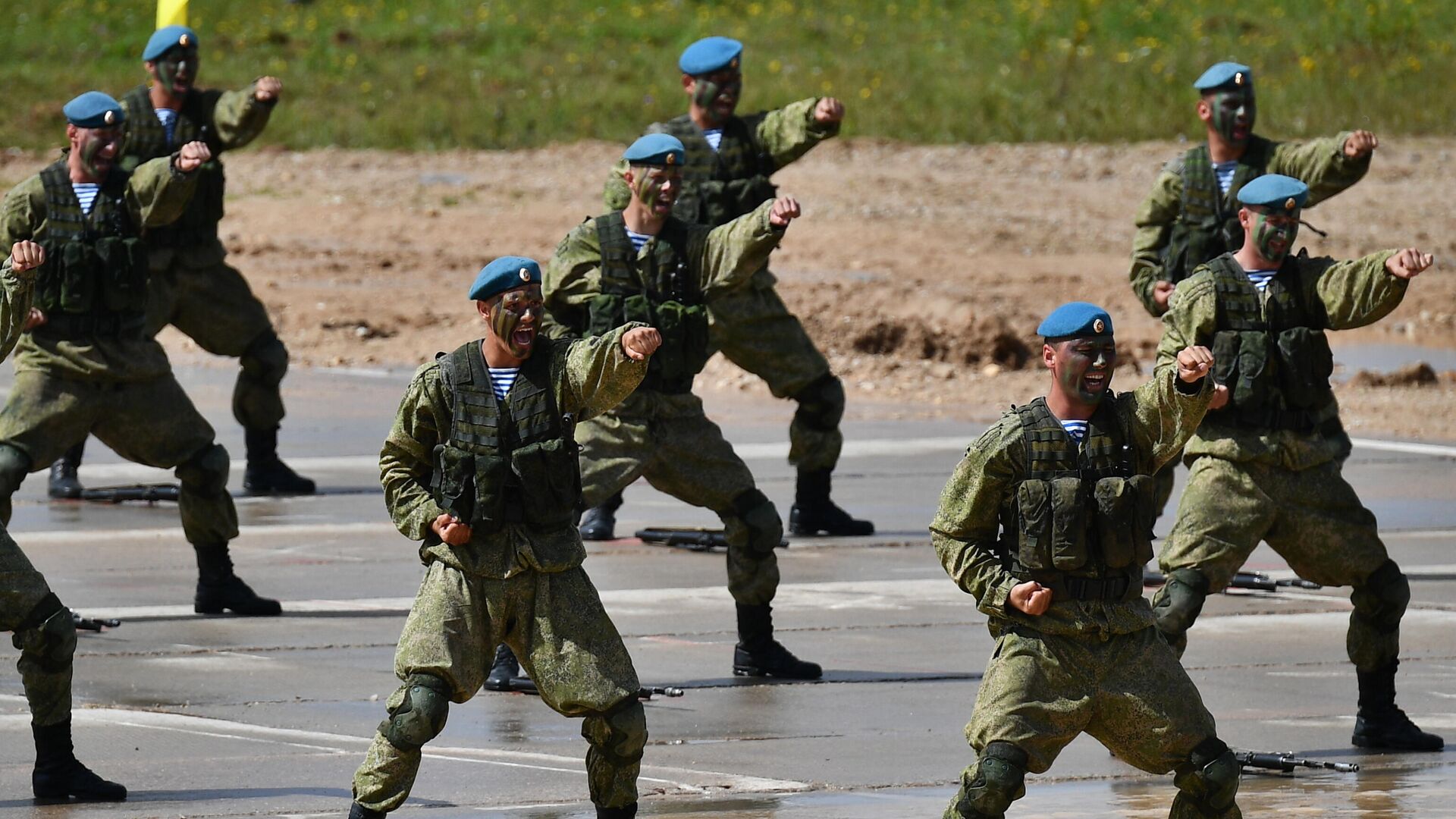 В городах России пройдет онлайн-урок, посвященный подвигу 6-ой роты - РИА Новости, 1920, 02.03.2021