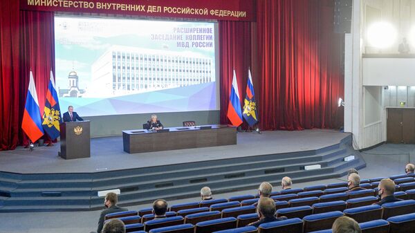 Президент РФ Владимир Путин выступает на ежегодном расширенном заседании коллегии министерства внутренних дел РФ