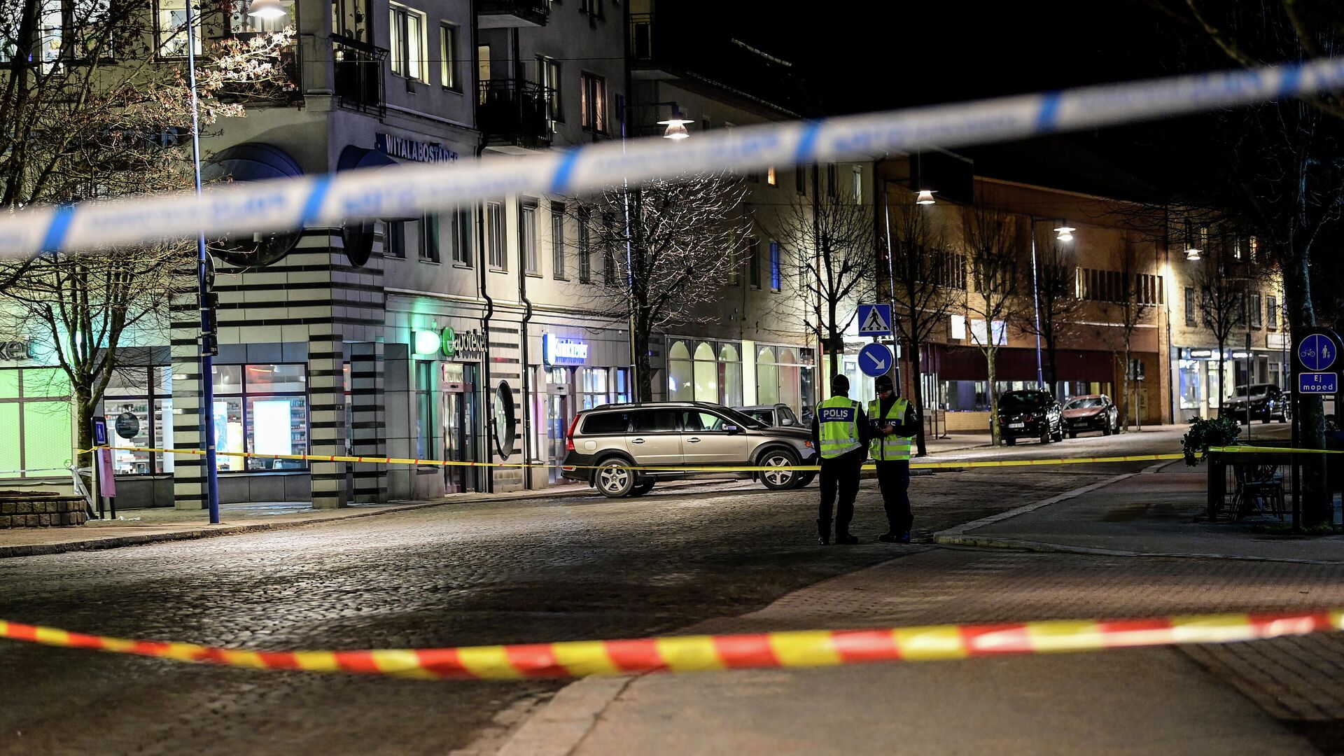 На месте нападения мужчины с ножом на людей в шведском городе Ветланда - РИА Новости, 1920, 04.03.2021