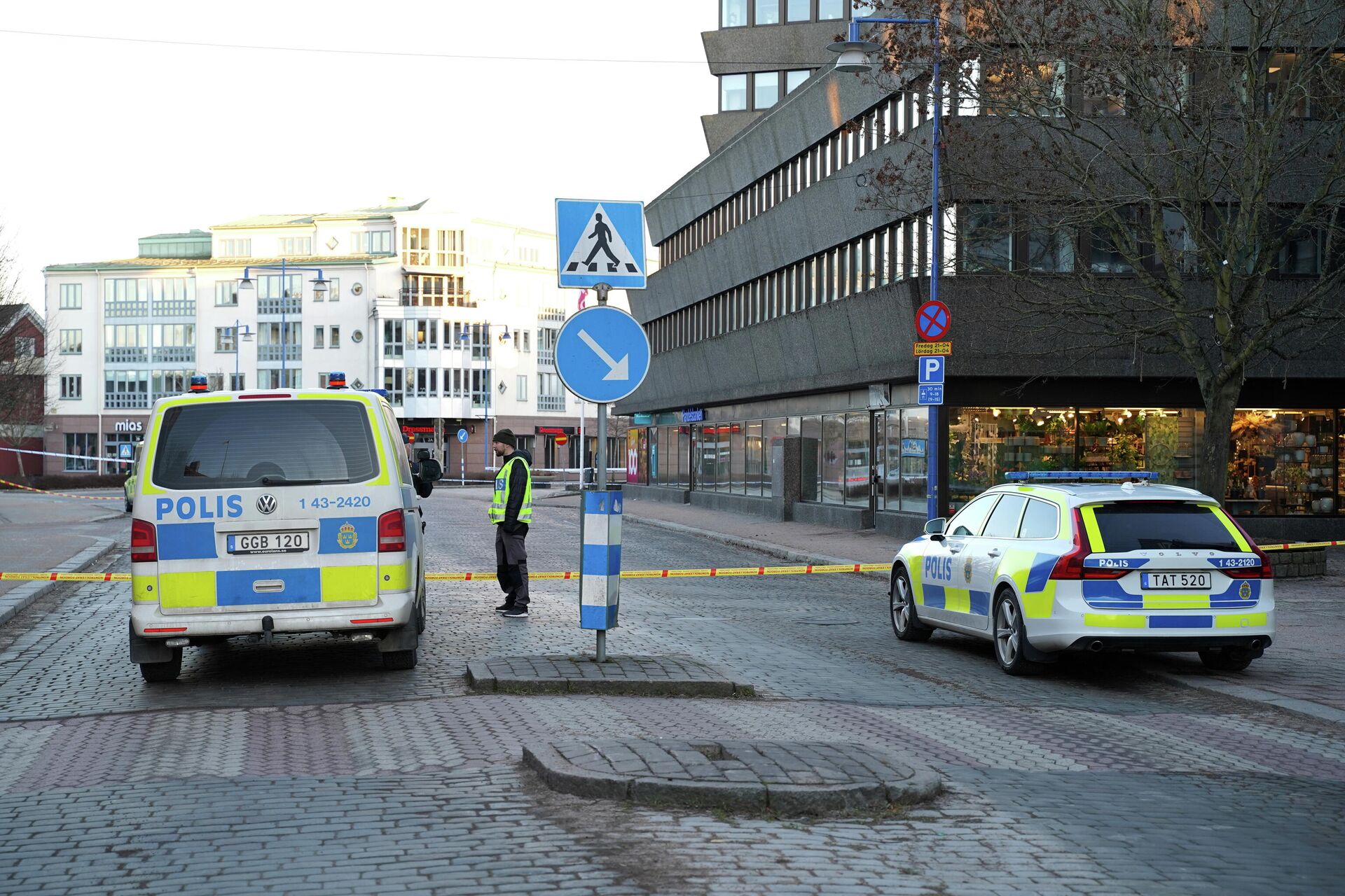 На месте нападения мужчины с ножом на людей в шведском городе Ветланда - РИА Новости, 1920, 04.03.2021