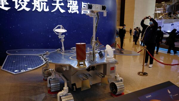 Точная копия марсохода Тяньвэнь-1 выставлена на выставке в Национальном музее Пекина