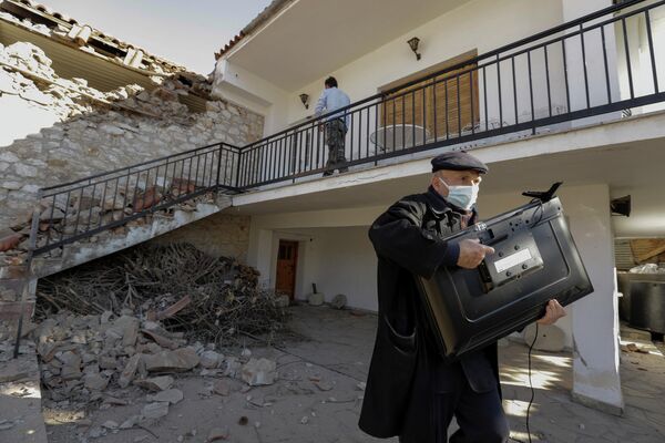 Последствия землетрясения в районе Дамаси, Греция