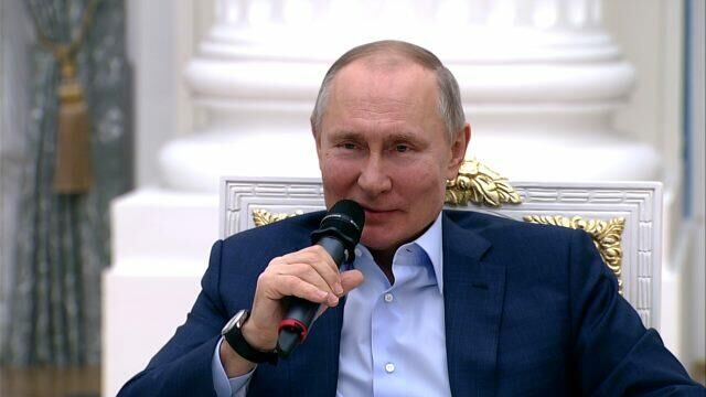 “Они сами себе зубы переломают” – Путин о тех, кто оскорбляет ветеранов - РИА Новости, 1920, 04.03.2021