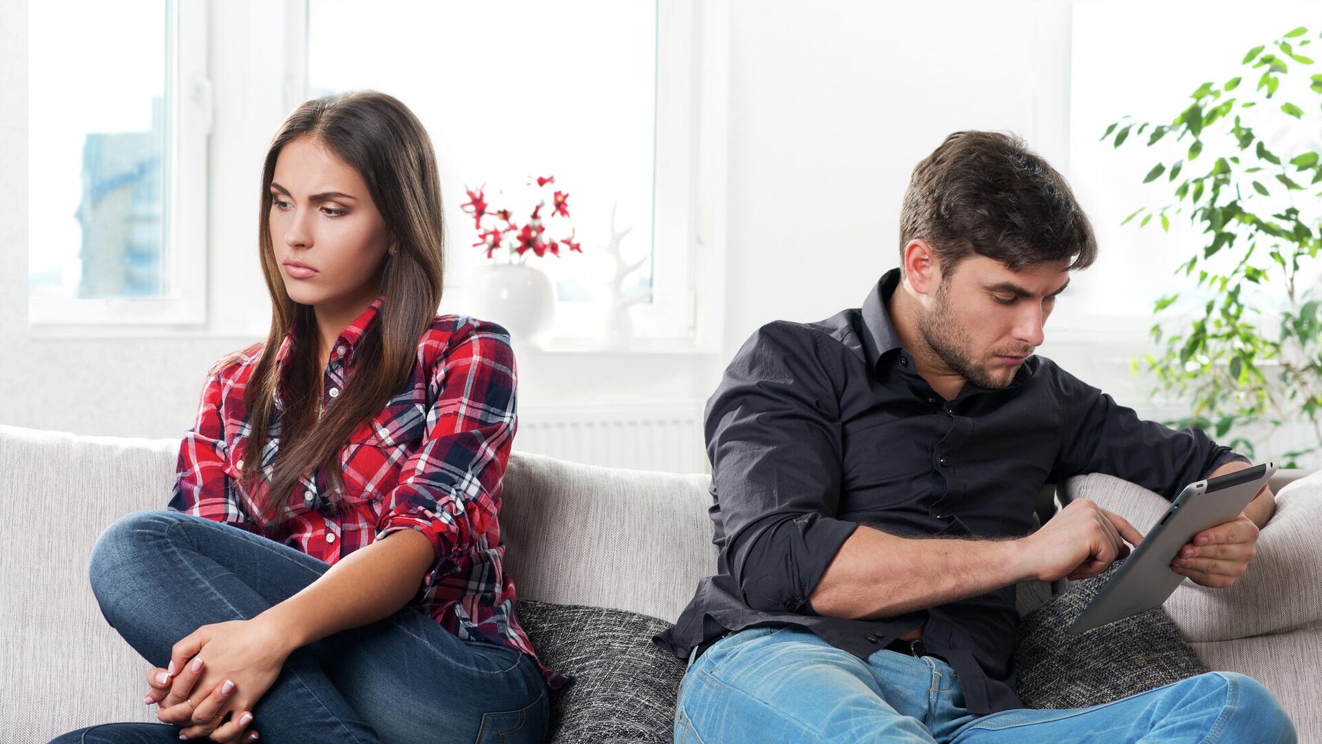 Молодая пара в ссоре  - РИА Новости, 1920, 21.05.2022