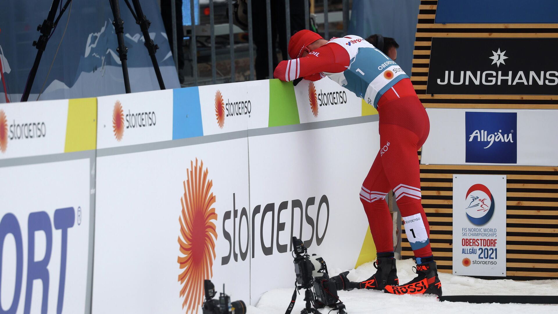 Александр Большунов после финиша в марафоне на чемпионате мира - РИА Новости, 1920, 07.03.2021