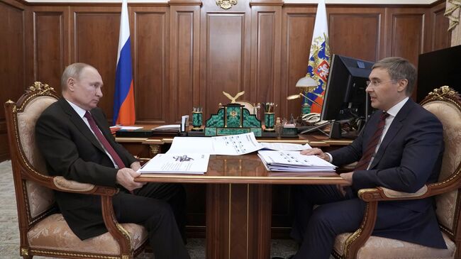 Владимир Путин и Валерий Фальков