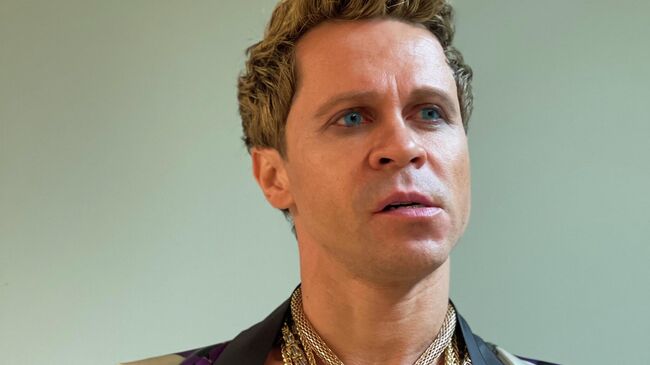 Павел Деревянко на съемках фильма Даркнет