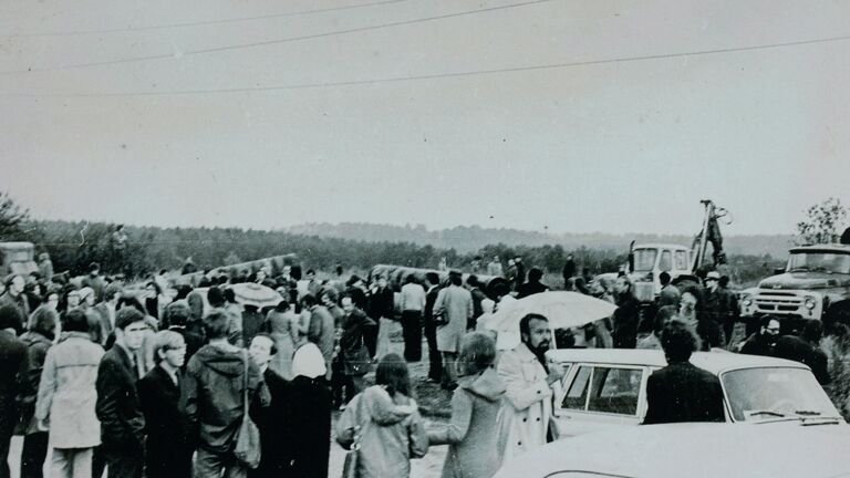 Документальные фотографии Бульдозерной выставки и выставки в Измайлово, 1974