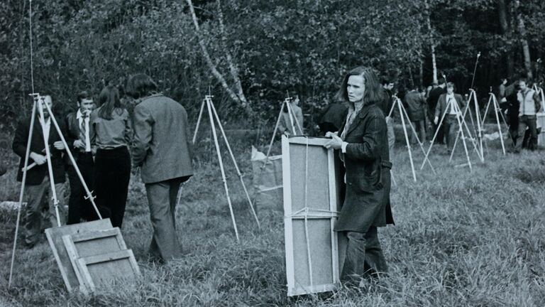 Документальные фотографии Бульдозерной выставки и выставки в Измайлово, 1974