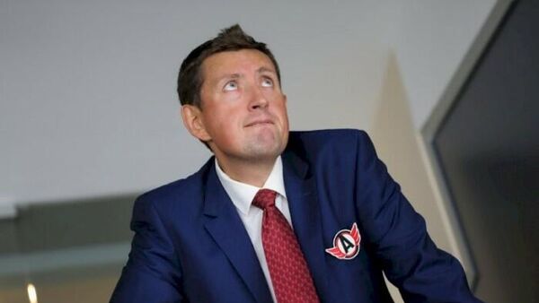 Директор хоккейного клуба Автомобилист Максим Рябков