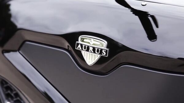 Логотип на прототипе электрического мотоцикла специального назначения Aurus