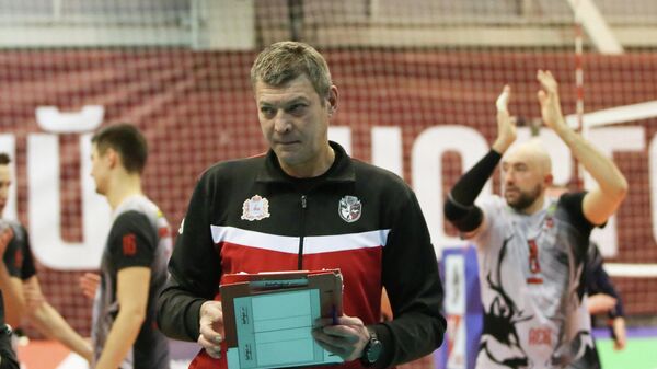 Главный тренер волейбольного клуба АСК Юрий Филиппов