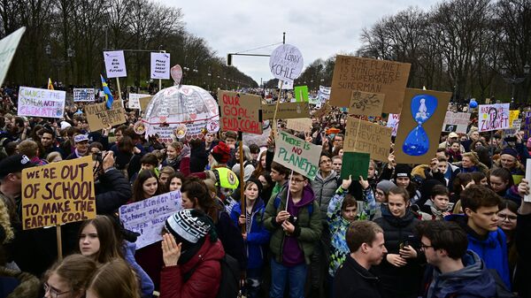 Демонстрация школьников по защите климата в Берлине 
