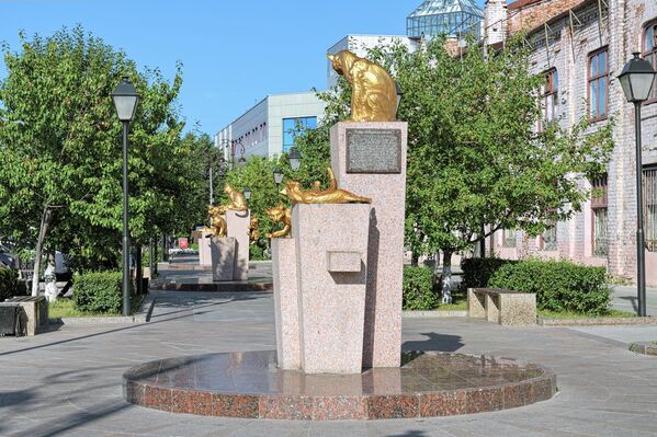 Сквер сибирских кошек в Тюмени