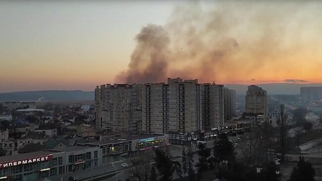 Пожар в многоэтажном жилом доме в Анапе. Кадр из видео