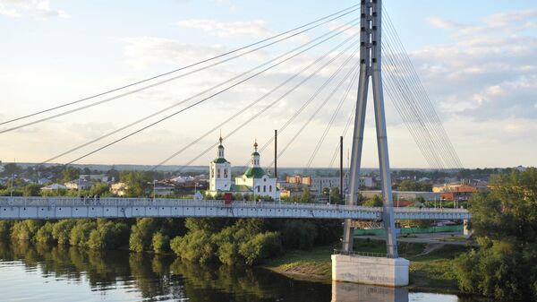 Пешеходный мост через реку Туру 