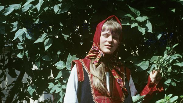 Старинный русский национальный костюм. Во второй половине XIX века носили женщины в Рязанской губернии