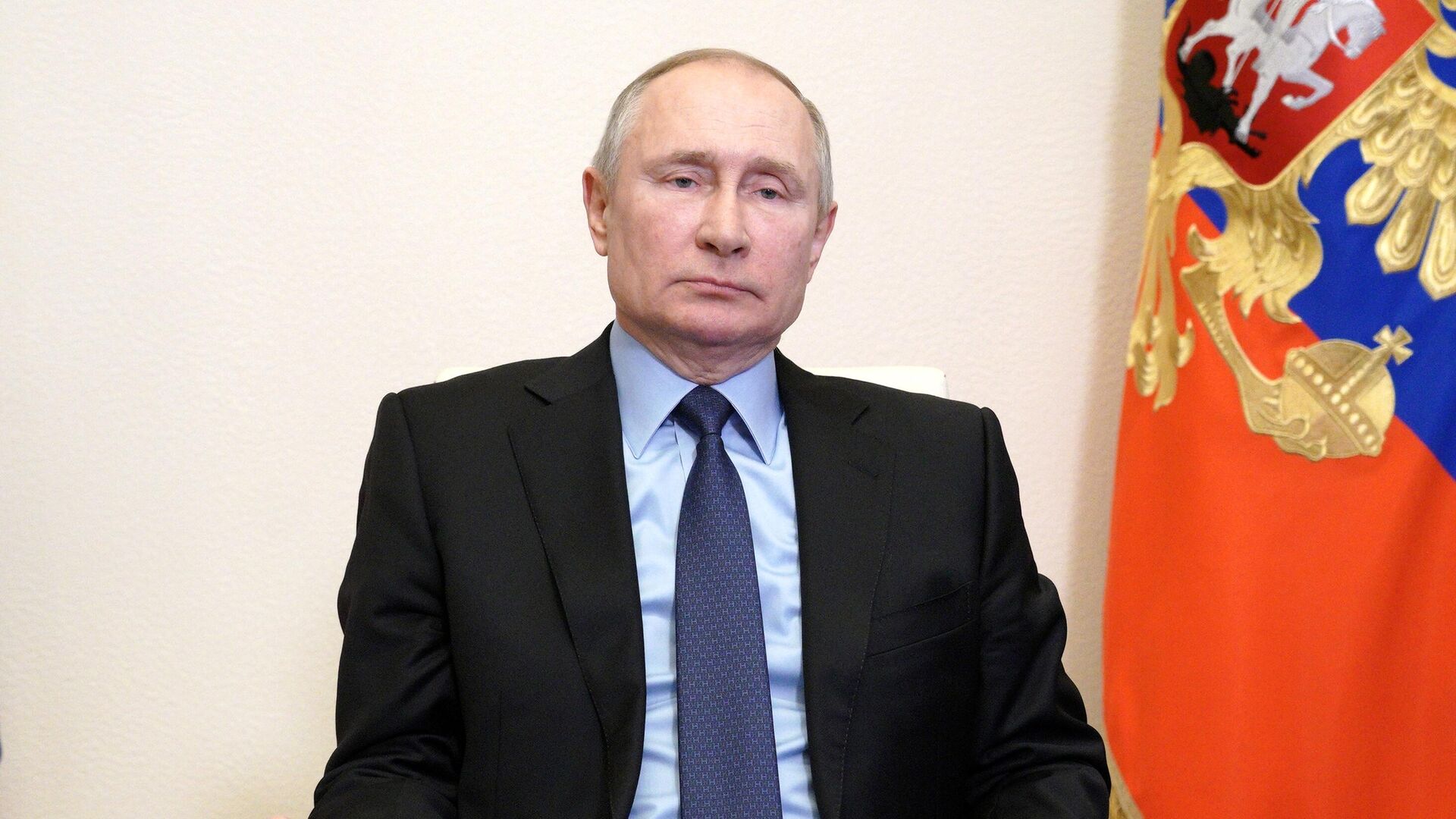 Президент РФ Владимир Путин проводит оперативное совещание с постоянными членами Совета безопасности РФ - РИА Новости, 1920, 13.03.2021