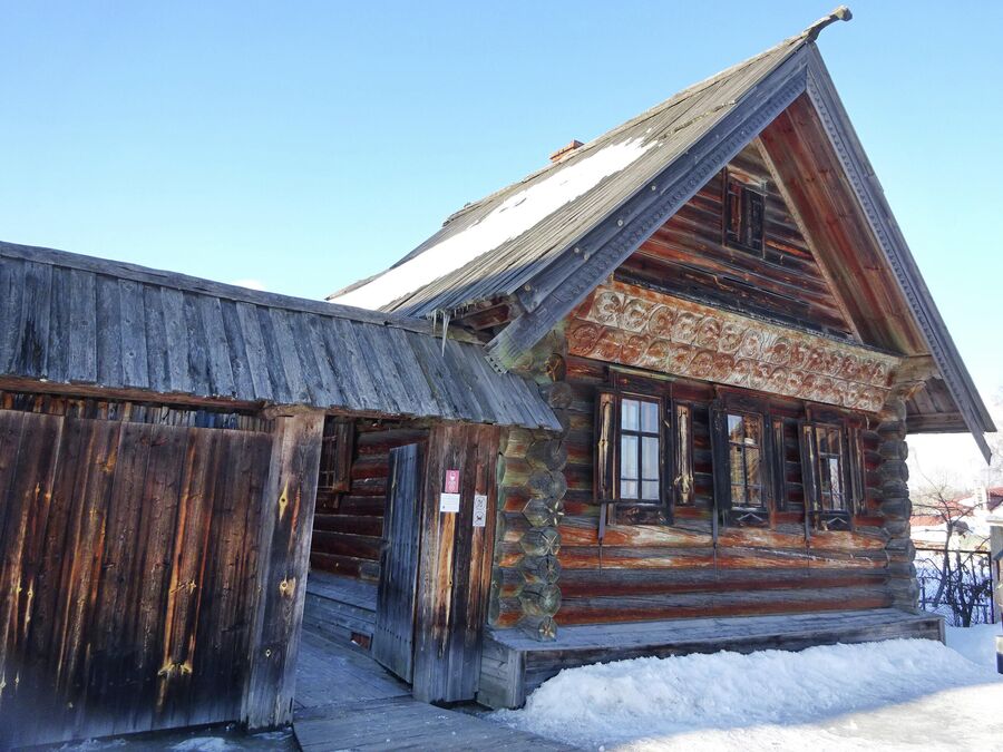 Дом крестьянина среднего достатка в Музее деревянного зодчества 