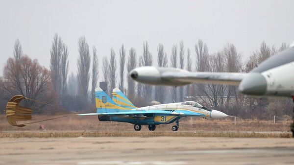 Истребитель Миг-29 на авиабазе недалеко от Киева
