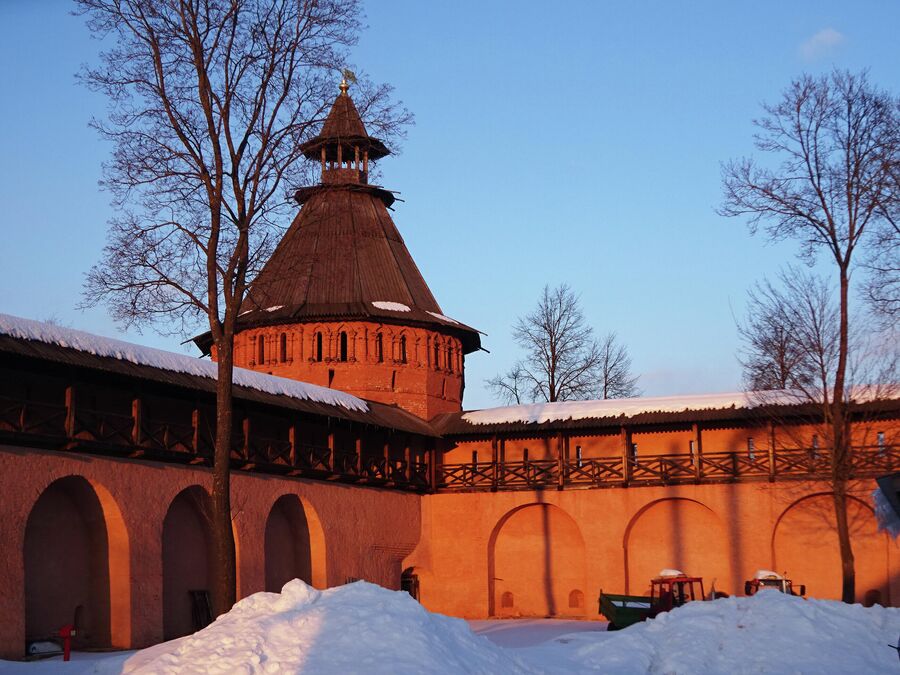 Стены Спасо-Евфимиева монастыря с башнями (XVII век)