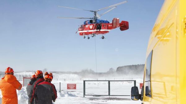 Совместная тренировка Пожарно-спасательного центра и пилотов Московского авиационного центра по доставке вертолетом и применению насосной станции в случае возникновения угрозы подтоплений