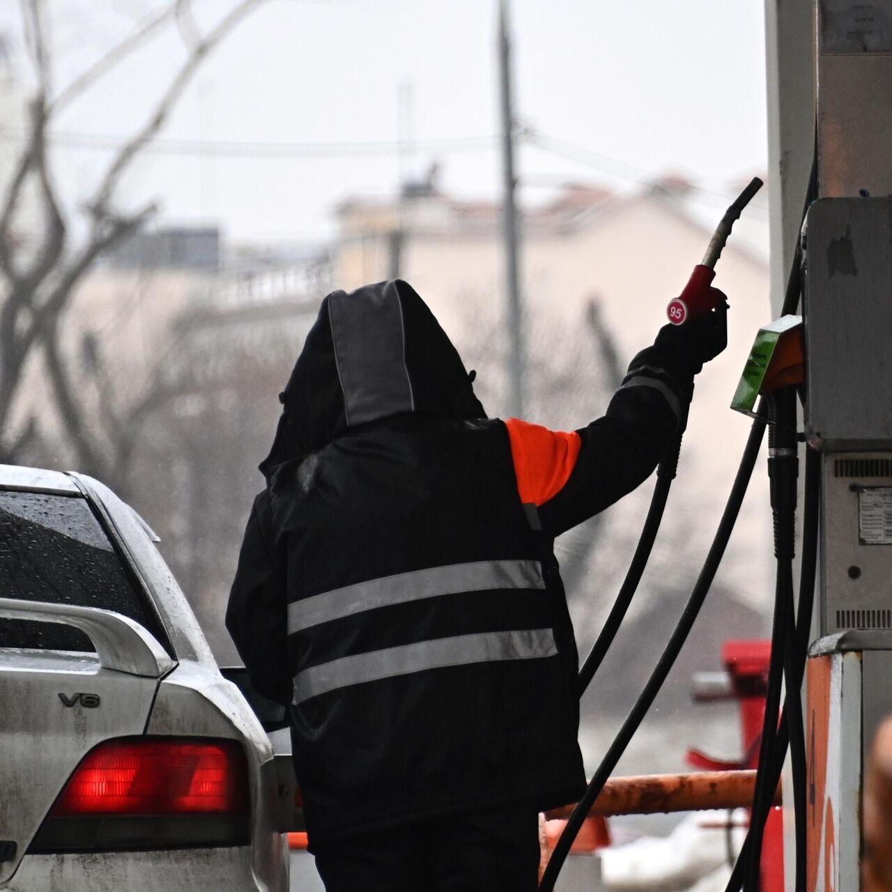 В Хабаровском крае врачи скорой помощи возят бензин в салоне с пациентами -  РИА Новости, 29.03.2021