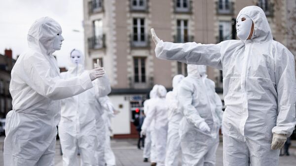 Акция против коронавирусных ограничений в Нанте, Франция 