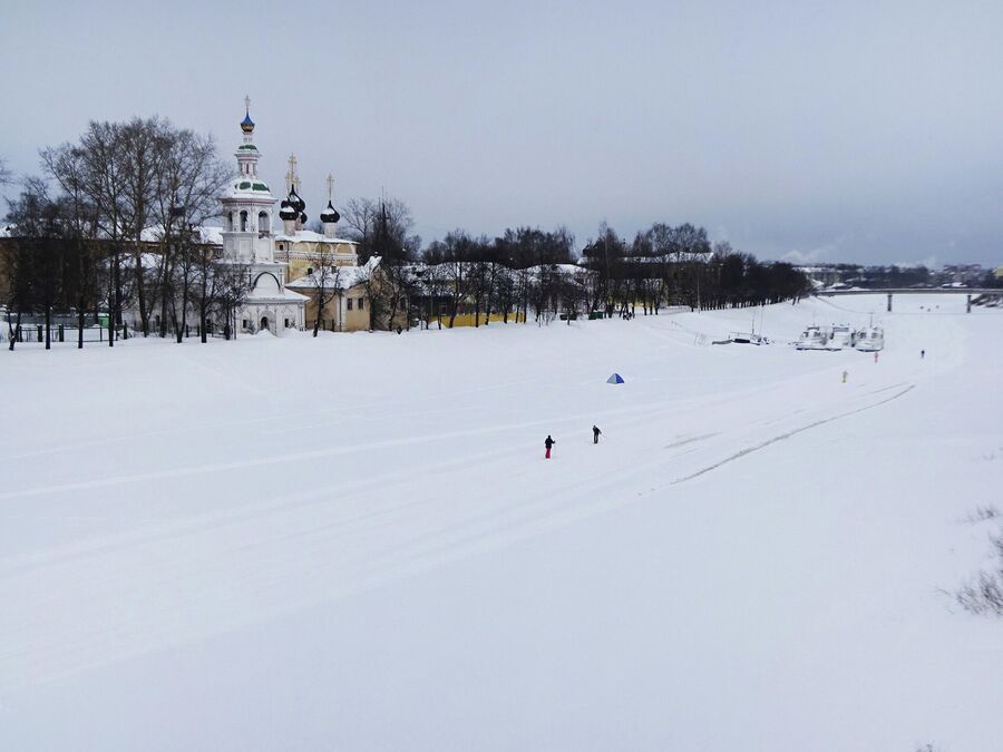 Река Вологда, вид на церковь Димитрия Прилуцкого