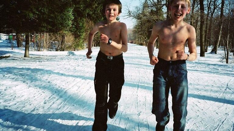 Лот 11.  Сергей Братков Leningrad Boys, 2003  цветная фотография 85 x 100 см тираж 4_6