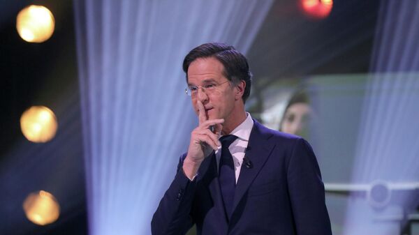 Премьер-министр Нидерландов Марк Рютте во время телевизионных дебатов в Амстердаме 
