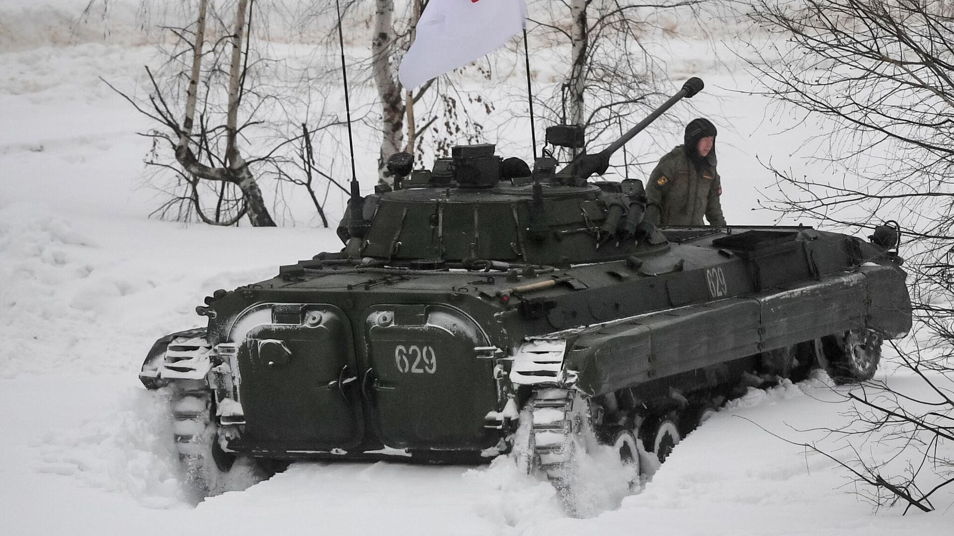 Боевая машина пехоты БМП-2 во время совместных военных учений Россия-Белоруссия на полигоне Мулино - РИА Новости, 1920, 19.03.2021