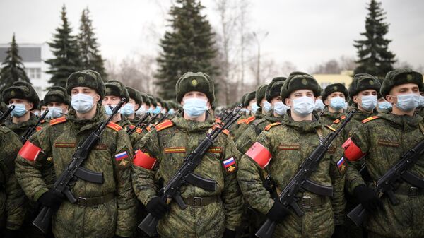 Подготовка курсантов к военному параду на Красной площади
