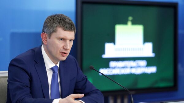 Министр экономического развития РФ Максим Решетников во время брифинга в Доме правительства РФ