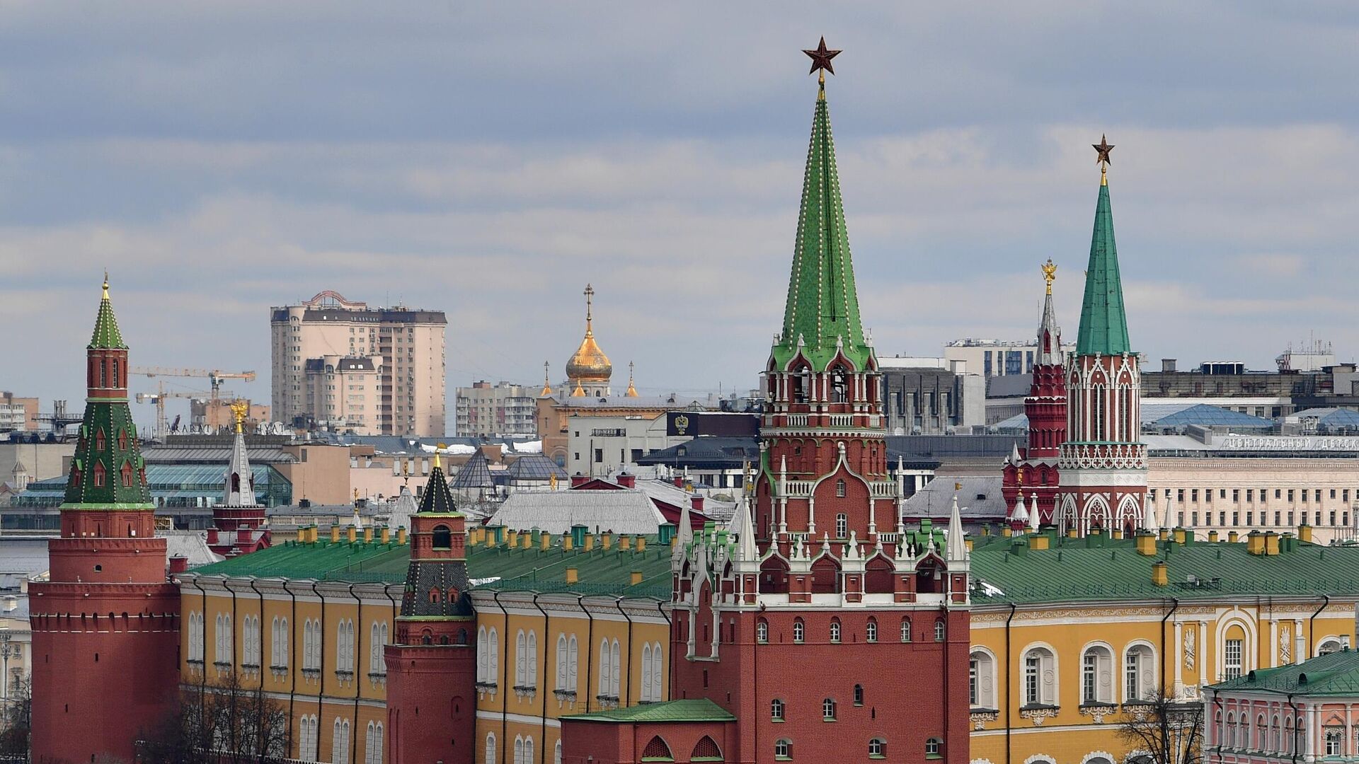 Вид на башни Московского Кремля  - РИА Новости, 1920, 26.03.2021